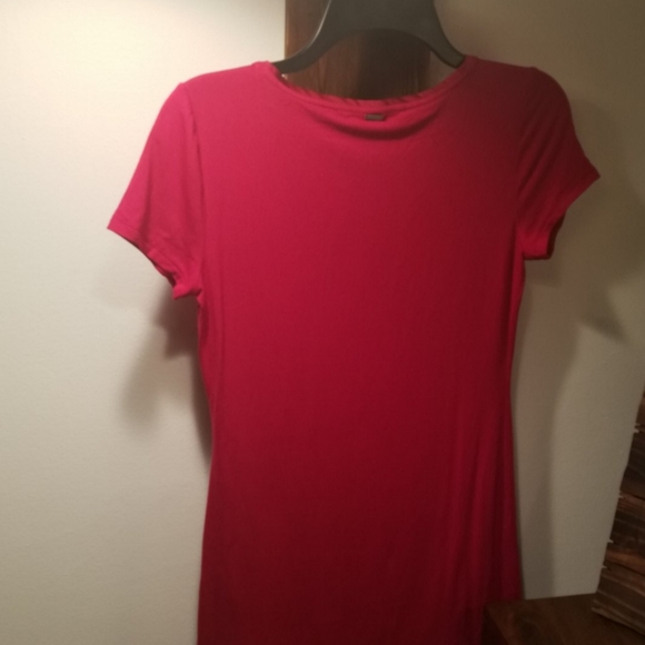 Vneck ultra luxe tee - Picture 3 of 3